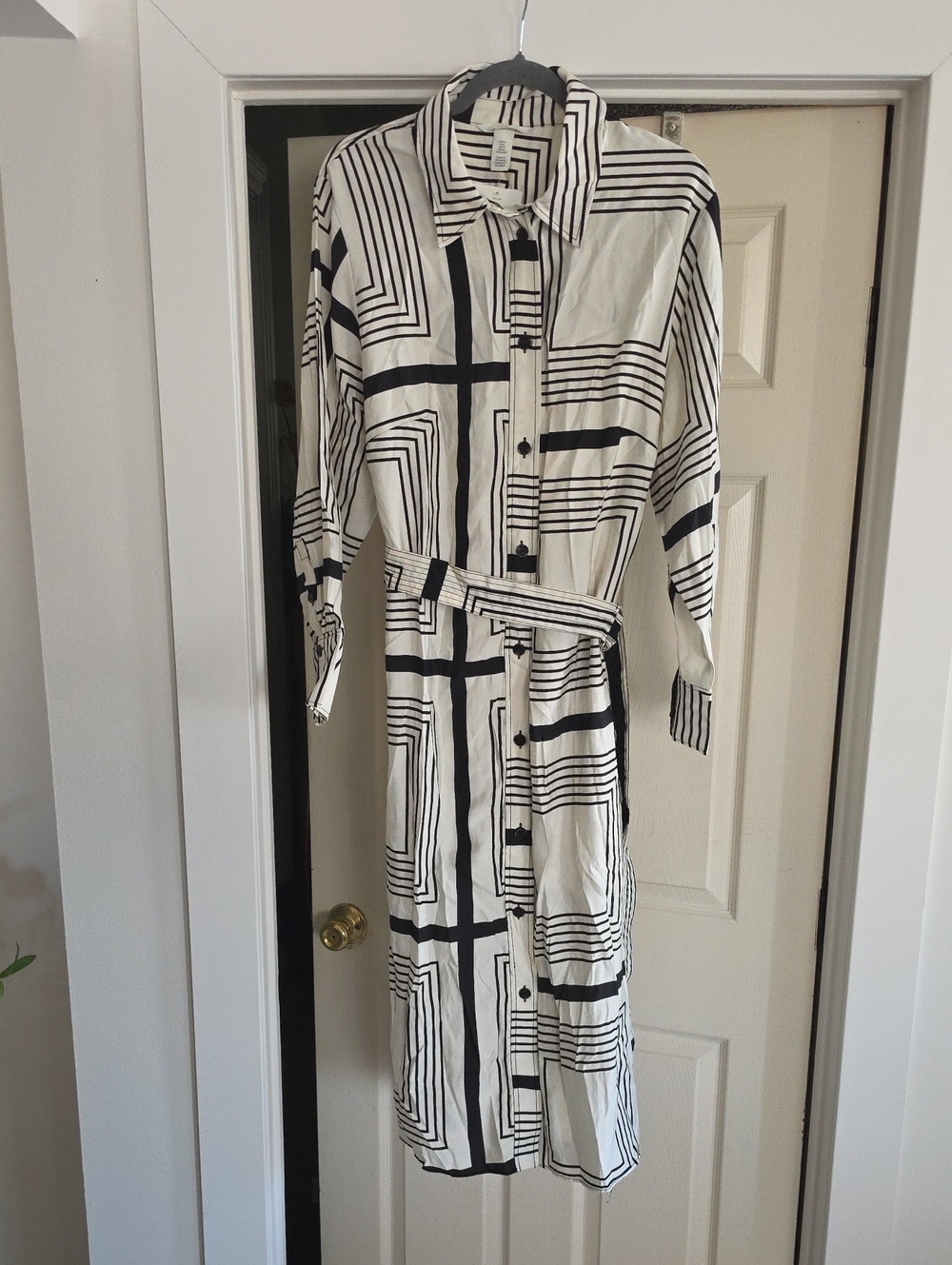 H&M Black and White Geometric Midi Shirt Dress